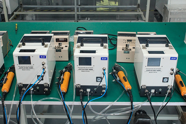 使用自動(dòng)鎖螺絲機(jī)要注意哪些方面？堅(jiān)豐電子告知您